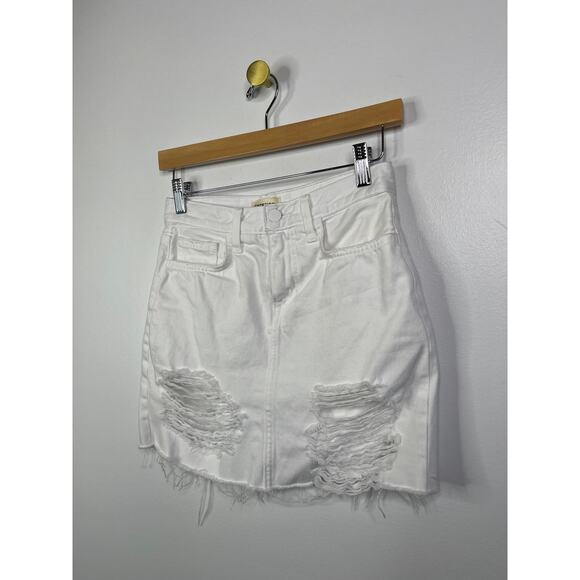NEW L'agence Jolene Distressed Raw Hem Denim Mini Skirt Women's White Size: 23 - Picture 3 of 9